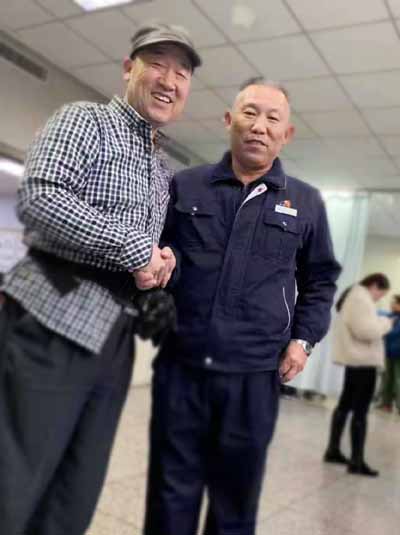 1576566602134332.jpg 車長成“網(wǎng)紅” 刷爆朋友圈的“最美司機”在這里.jpg